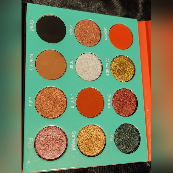 The Saharan Eyeshadow Palette by Julia's Place - Picture 9 of 11